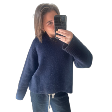 Stickad tröja
