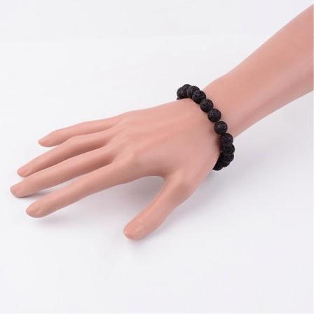 Elastisk armbånd med 10 mm. Runde lavasteiner Black