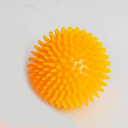 Bollar är lämpliga för små hundar, gummihundbollar, ljusa co