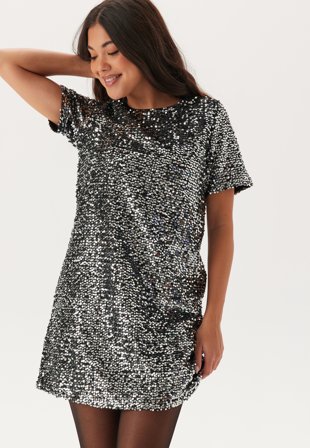 Pieces - Pcserena Sequin Ss O-neck Dres - Black/Silver sequins - Kläder - - Bubbleroom
