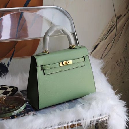 Lyserosa Mini Crossbody Bag Håndlaget Trendy Chic Design 22x7x16 cm