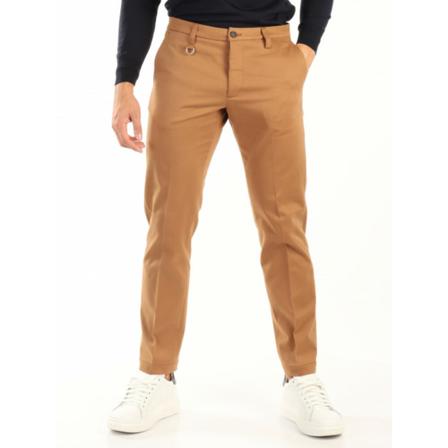Paolo Pecora Chinos Brun, Herre
