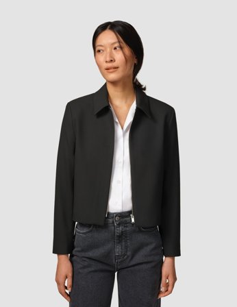 Shaping New Tomorrow - Dame - Essential Short Zip Jacket - Black - Størrelse XS