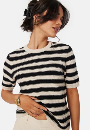 SELECTED FEMME Slfdora SS knit O-Neck Birch Stripes:Black Klær