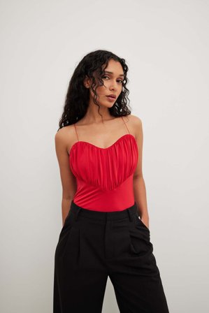 NA-KD Trend Drapiertes Oberteil mit Korsettdetail - Bodysuits - Rot - XX-Small