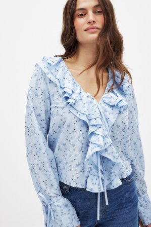 Moa Mattsson x NA-KD Anglaise blus med volang - Sommartoppar - Blå - EU 34