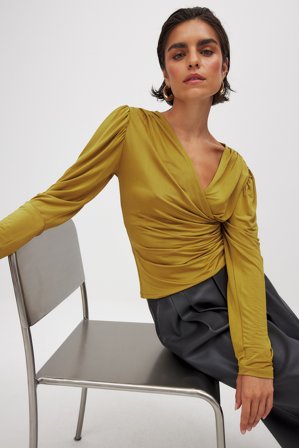 NA-KD - Langermet omslagstopp - Langermede T-skjorter - Grønn - XS