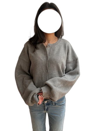 Grå ribbad kofta med knappar