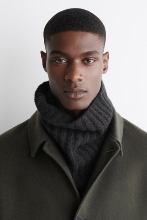 COS Men's Chunky Ribbed Cashmere Snood in Black