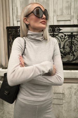 Lovisa Worge x NA-KD - Strikket polotopp i merinoull - Pologenser - Grå - S