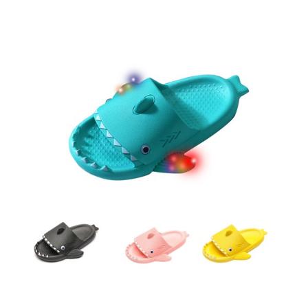 Cloudy Shark Slides -tossut, sarjakuva kesä unisex pari S