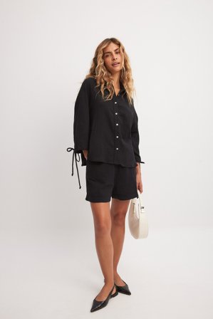 Lydia Tomlinson x NA-KD Cotton Gauze High Waist Shorts - Sommertøj - Sort - EU 32