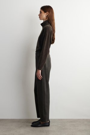 COS Femme Jean Barrel Bay in Marron