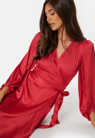 Bubbleroom Occasion Wrap Frill L/S Satin Dress Klær