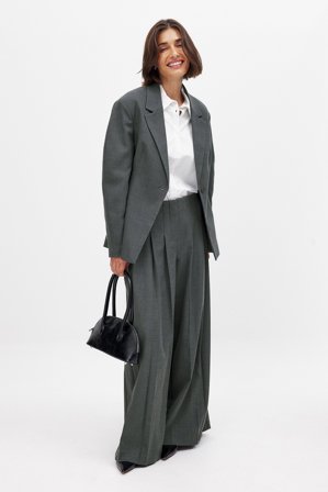 Natasha Alia x NA-KD Anzughose mit mittlerer Taille und Falten - Business Hosen - Grau - EU 38