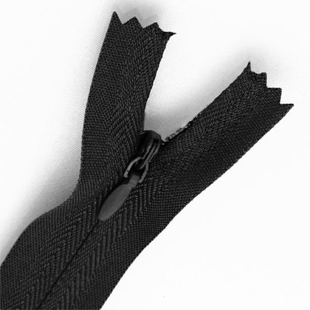 Piilotettu nro 3 vetoketju - musta - 50 cm