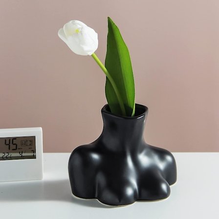 Vasen, Vasen i Kropsform, Sorte Blanke Keramiske Vasen, Håndlavede Skulpturvasen