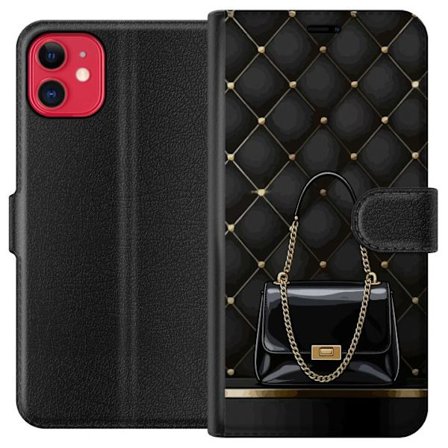Kompatibel Tegnebogsetui til Apple iPhone 11 Sort lak taske med guld kæde mod quiltet baggrund