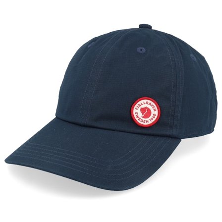 Fjällräven - Blau unconstructed Cap - Fjällräven Logo Cap Dark Navy Dat Cap / Unstructured @ Hatstore