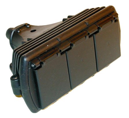 LKB 2403286 Grenuttak 3-veis, IP44 Svart, Stikkontakter & kabler