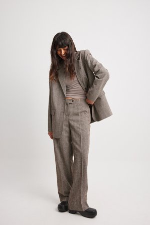 NA-KD Byxor med låg midja och fiskbensmönster - Kontorsbyxor - Brun - EU 46