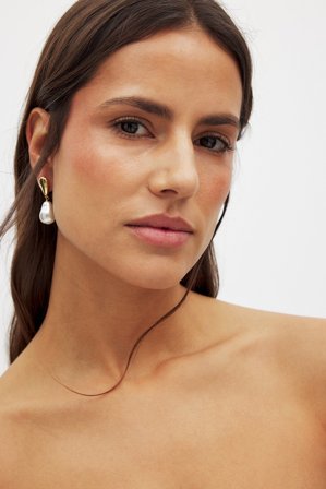 NA-KD Gold Plated Mismatched Pearl Earrings - Guldbelagte smykker - Guld - One Size