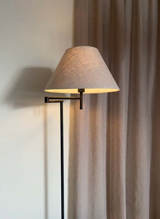 Sara swing gulvlampe til skjerm H137 - sort