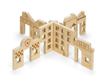 Byggset Staden i trä - Lyreco - Skola och förskola - Lekmaterial - Bygglek, konstruktion och mosaik