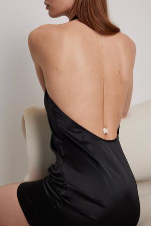 Sofi Fahrman x NA-KD Robe courte en satin à dos nu - Robes courtes - Noir - EU 44