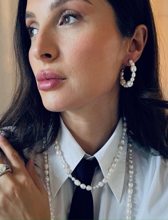 Bud to rose Posh Pearl Hoop Earring - Gold - ONE SIZE