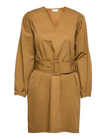 Diosmah Brown By Malene Birger