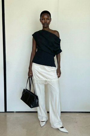 NA-KD Mini jupe avec détails en dentelle - Jupes en satin - Blanc - L