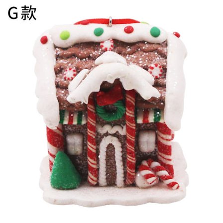 Julgransprydnad i plastlera, kreativ ny juldekoration i form av ett pepparkakshus.