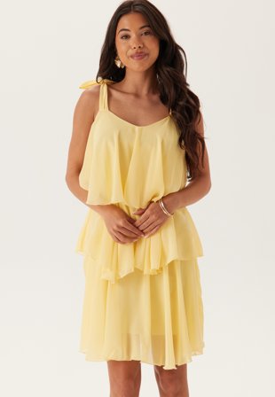 VERO MODA Vmfelicia Tiestrap Ruffle Shor Pale Banana Tøj