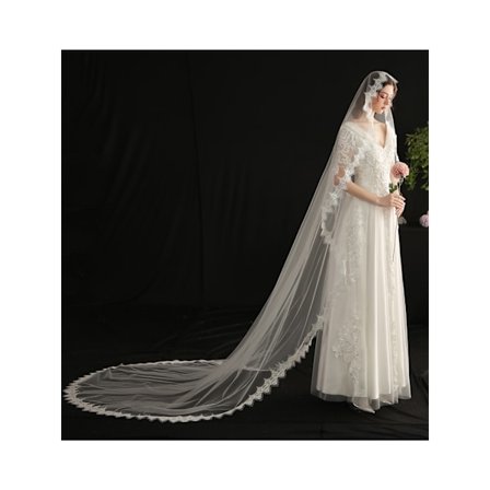 Langt brudeslør med blonde i europæisk vintage stil, romantisk slør med slæb, hvid tyl til boho-bryllupper