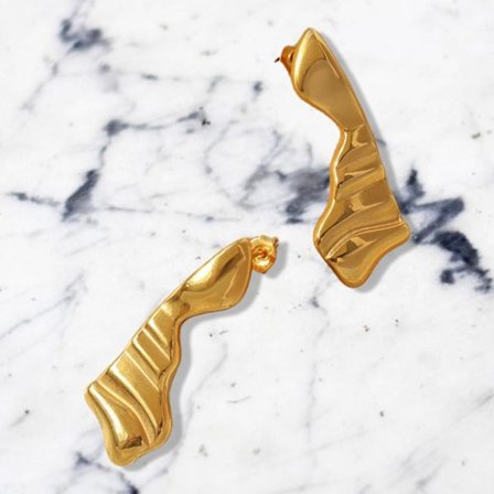 Noorzai Scandinavia -Geometriske øreringe 18K guld ujævnt ''studs''