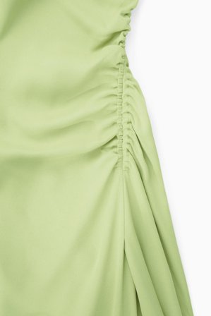 COS Femme Robe Midi Asymétrique Satinée Froncée in Vert