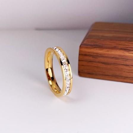 Elegant Ring Med Diamanter I Evighetsband Perfekt Julklapp Gåva Gold One Size