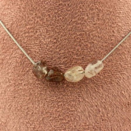 Kivet ja mineraalit. 4 Super Seven helmikaulakoru (Melody's Stone) Brasiliasta Ketju kaulakoru naisille, miehille. Mukautettava koko