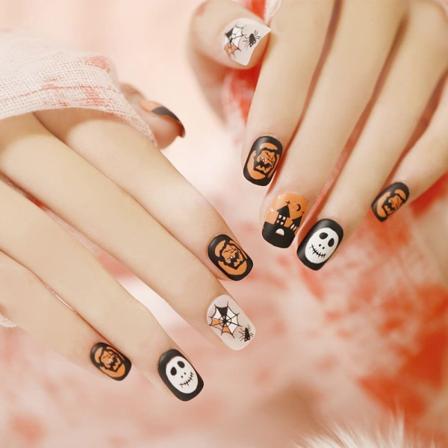 Lyhyt musta Halloween painallus kynsille Neliö tekokynnet akryyli Spooky Prom Halloween Nails kurpitsa tekokynnet hyytelöliimalla tarra 24 kpl