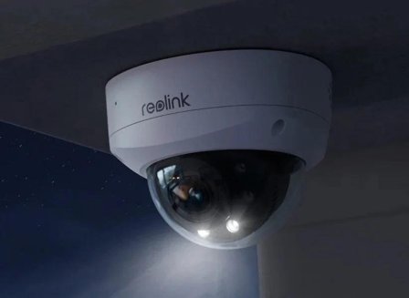 Reolink P337 - vandalsikkert 4K-kamera PoE overvåkningskamera med AI og spotlys - strøm og data via nettverkskabel