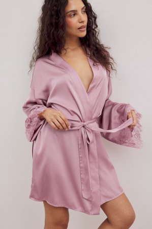 NA-KD Robe en satin et dentelle fleurie - Peignoirs - Rose - XS