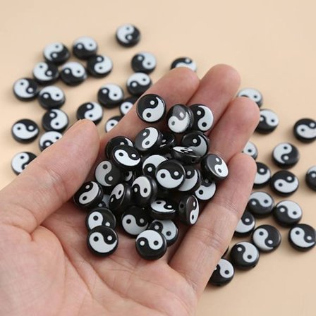 100 kpl helmiä koruihin, savivälihelmiä A A