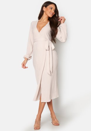BUBBLEROOM Pleated Wrap Midi Dress Klær