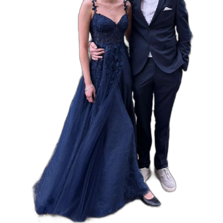 Marinblå långklänning med spetsdetaljer
