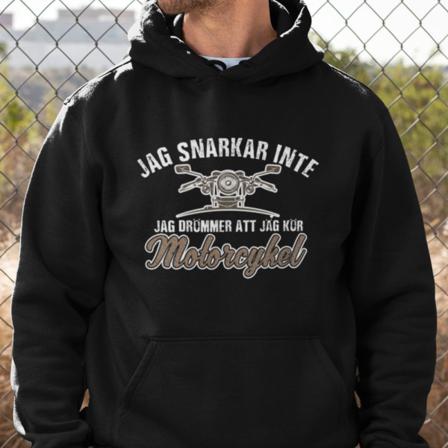 Svart huvtröja med motorcykel design. Jag snarkar inte XXL