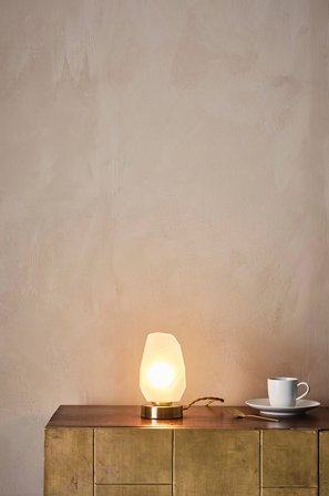 Jotex - ROCK bordlampe Antikkmessing/hvit - Kjøp Bordlamper hos Jotex