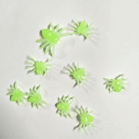 10 stk. Grønt natlys Små realistiske plastik edderkop legetøj B