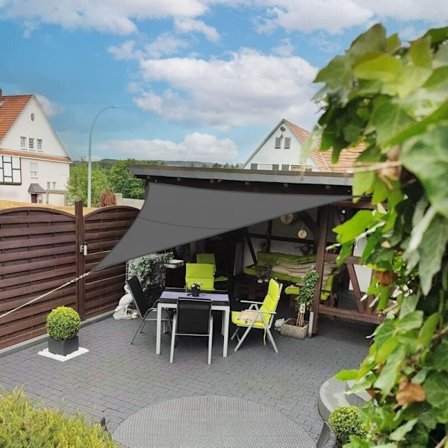 Trekantet Solsejl 4x4x5.7m Vandtæt Skyggeklud UV-beskyttelse til Terrasse Have, Terrasse, Udendørs, Balkon, Grå Farve KLB
