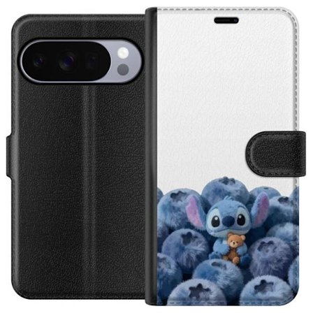 Yhteensopiva Lompakkokotelo Google Google Pixel 10 Pro XL Söpö sininen hahmo mustikoiden joukossa, jossa on pehmeä ja leikkisä kuvitus sekä nalle